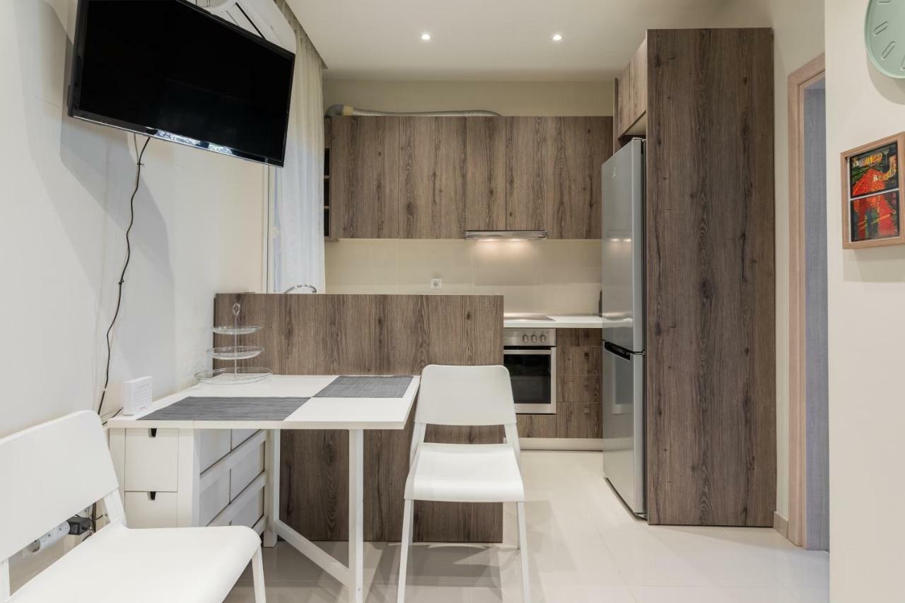 Cozy In Center Apartment *