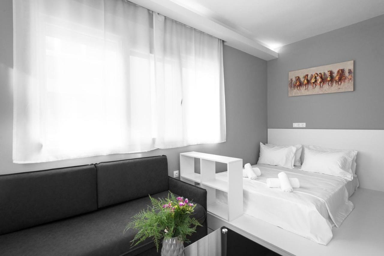 Apartment Denizen Boutique Apartments, Nilie Hospitality Mgmt