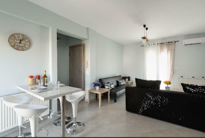 Bright Spacious Two-bedroom Daire *