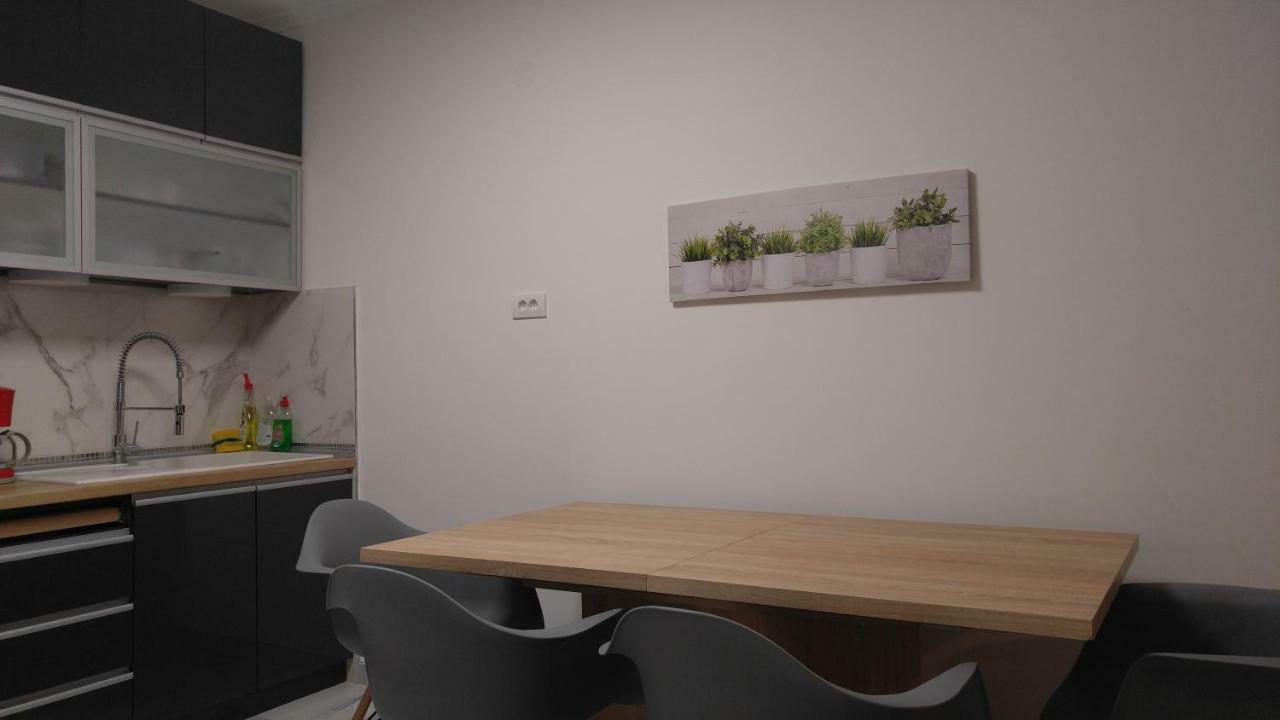 Relax In 90sqm Close To Airport ,shoping,embriolab Seaside Thessaloniki