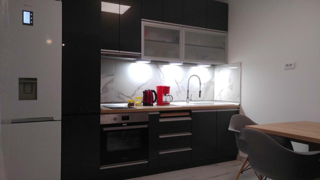 Relax In 90sqm Close To Airport ,shoping,embriolab Seaside Apartment Thessaloniki