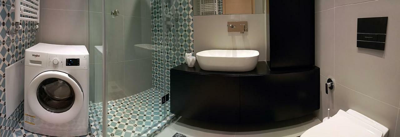 Daire Comely N Gusto Luxury Apts. *