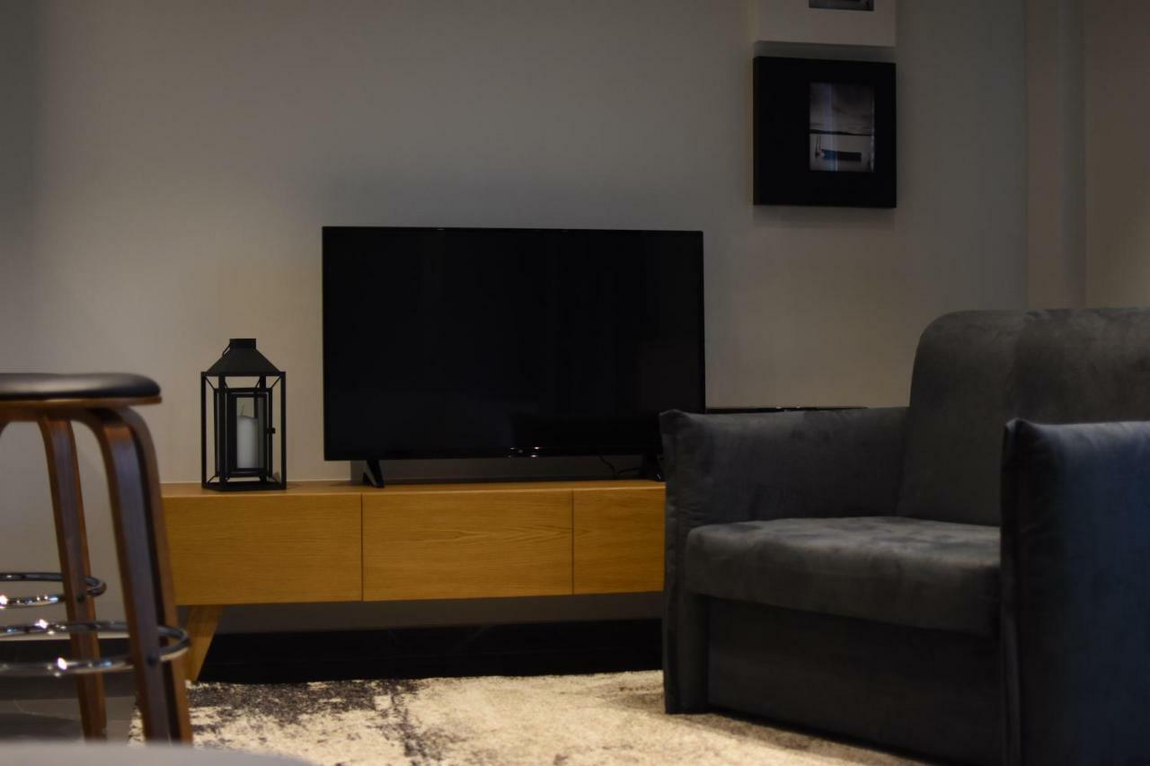 Comely N Gusto Luxury Apts. Selanik
