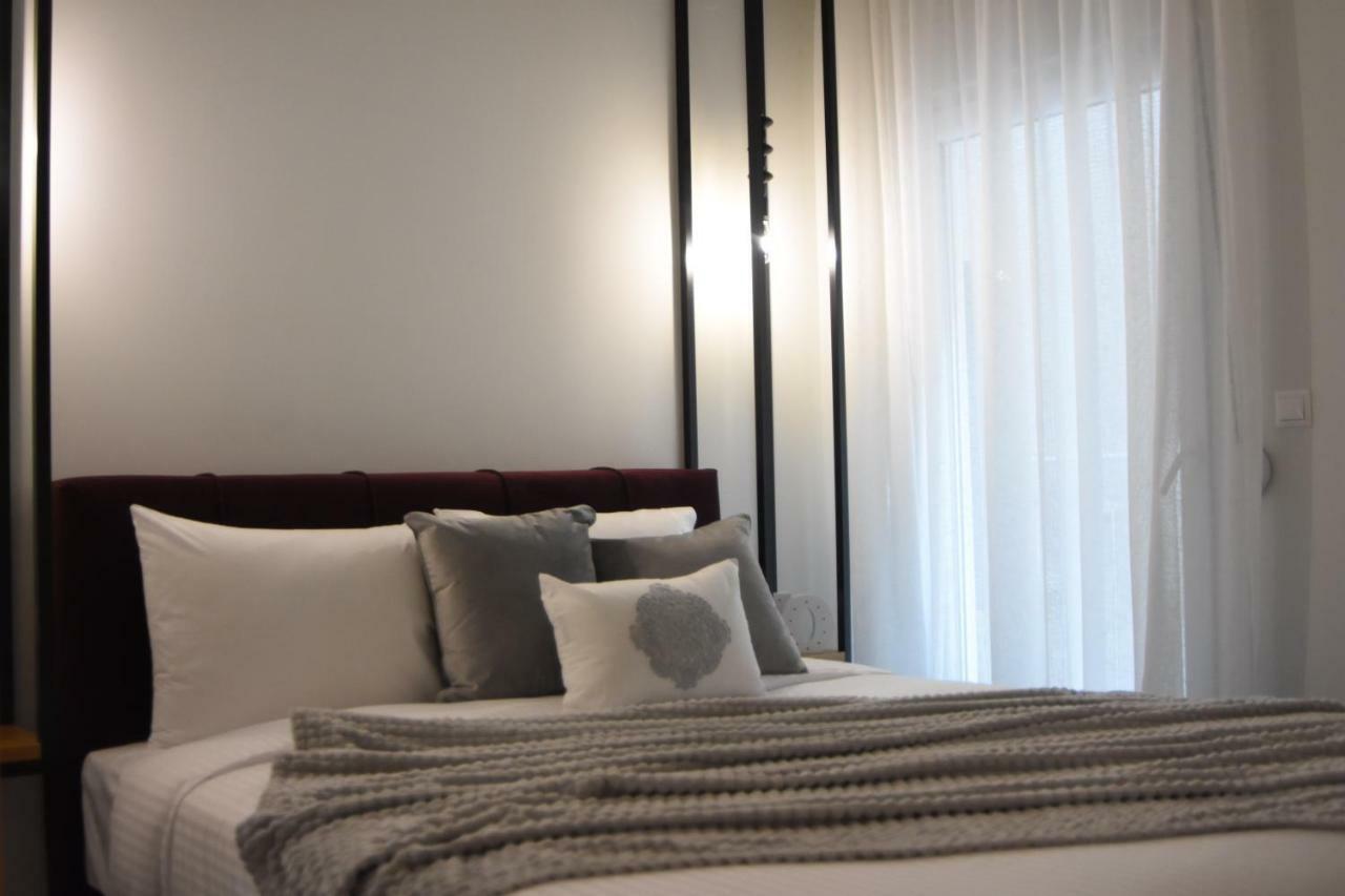 Daire Comely N Gusto Luxury Apts. *