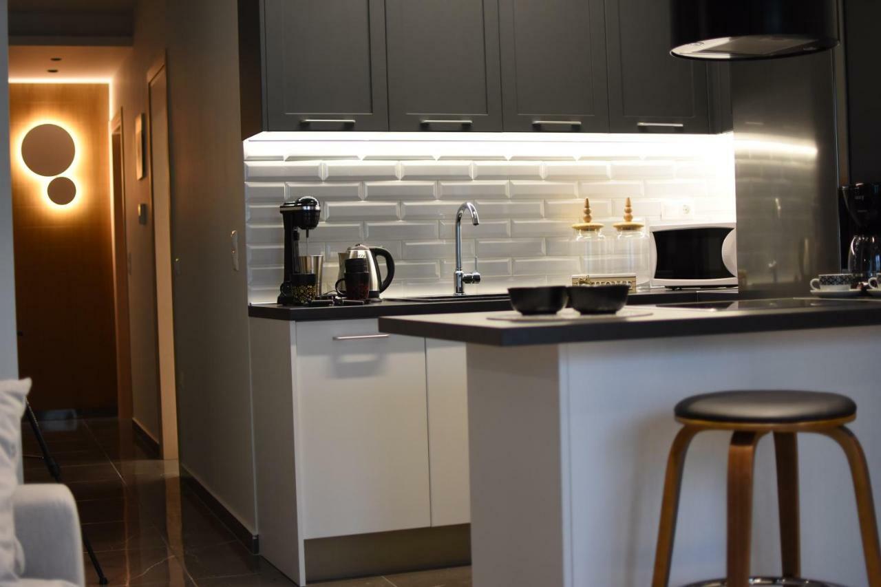 Comely N Gusto Luxury Apts. * Selanik