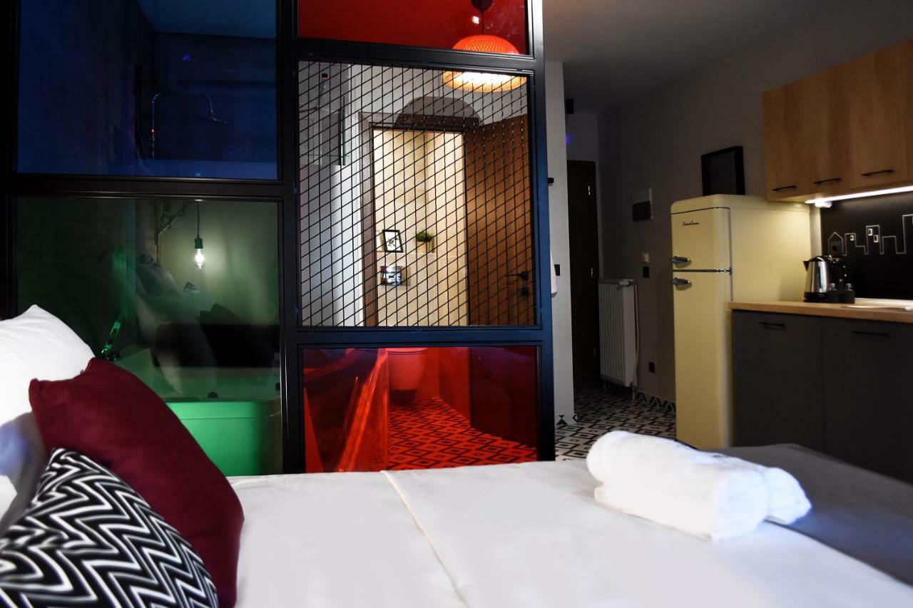 Q Luxury *