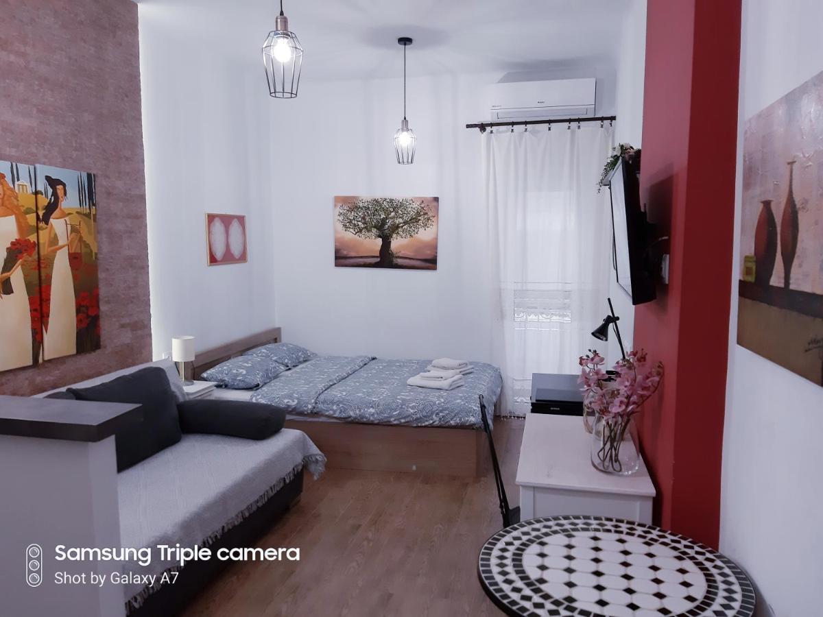 Cosy And Central Stoudio