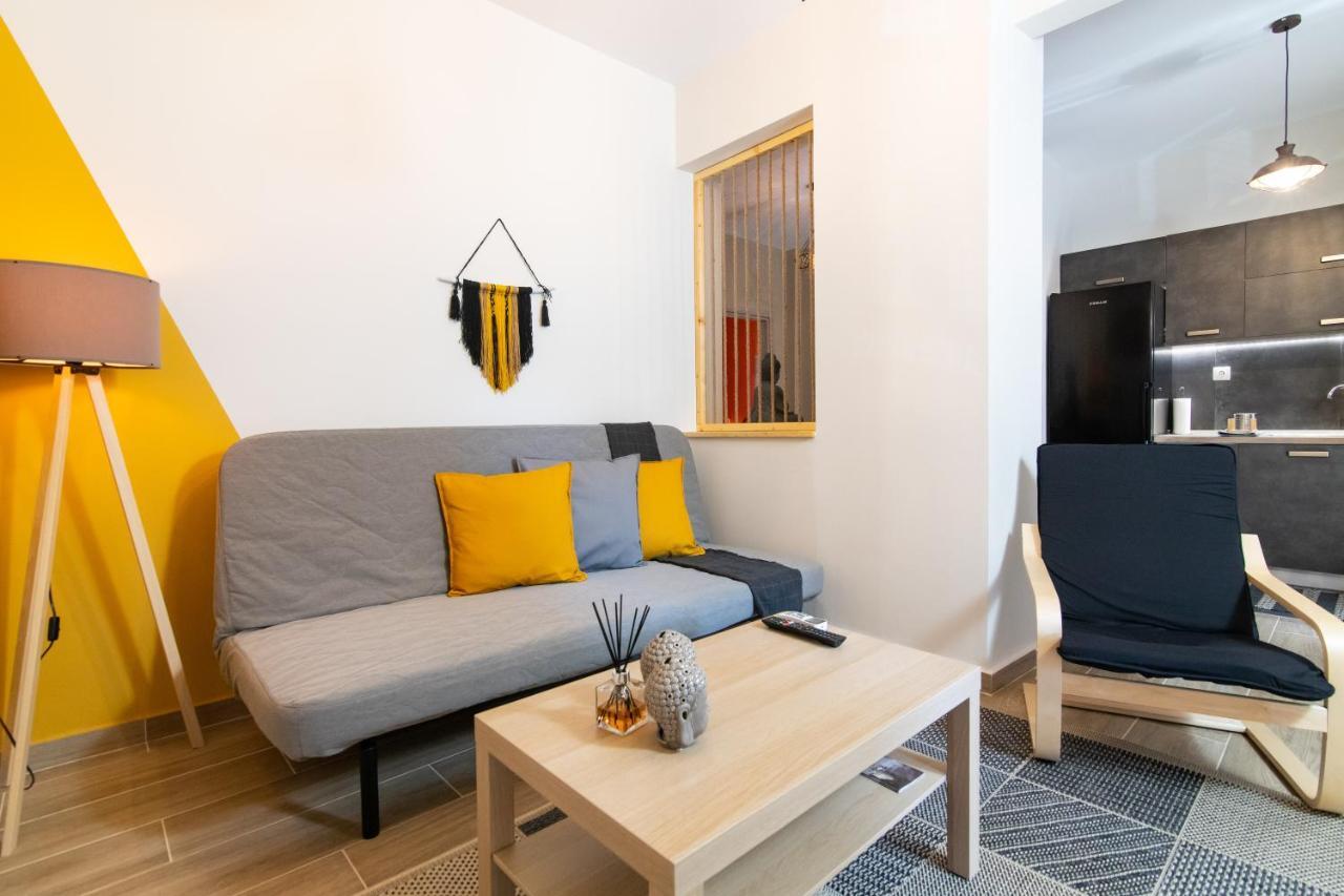 F & B Collection - For 6 Apartment *