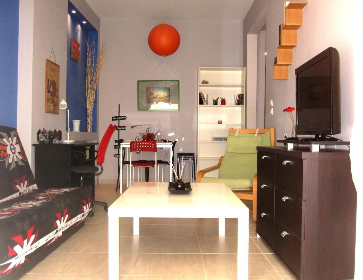 Center Martha's Apartment
