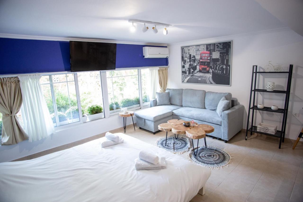 Apartment Center Small Thessaloniki