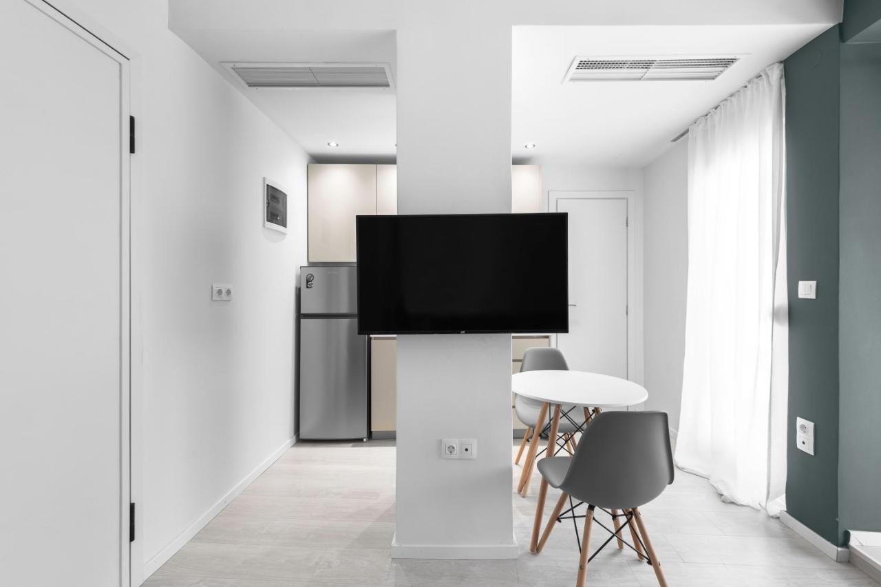 Apartment Denizen Boutique Apartments, Nilie Hospitality Mgmt