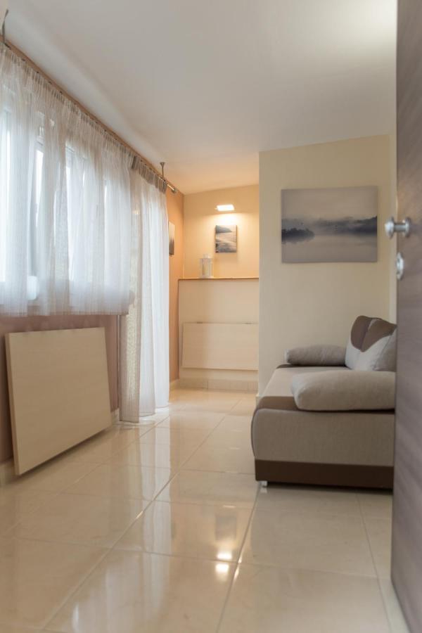 Kosmos Service Modern Spirit Center With Additional Cost Parking * Thessaloniki