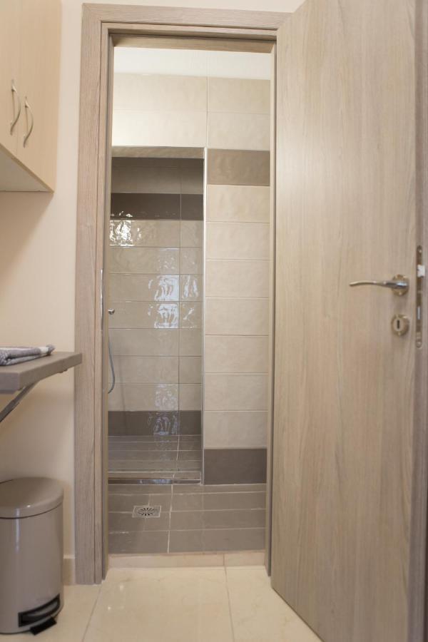 Kosmos Service Modern Spirit Center With Additional Cost Parking Apartment