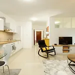 Spacious Stylish Studio Up To 4Ppl Close To Centre
