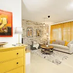 Spacious Stylish Studio Up To 4Ppl Close To Centre