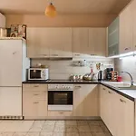 2Bd- Perfect Location With Square View