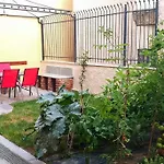 Cozy House With Garden In The Old Town