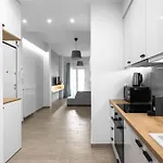 Flaneur, Nilie Hospitality Mgmt