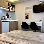Center Deluxe Studio