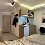 Center Deluxe Studio