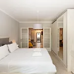 Central Apartment With Garden