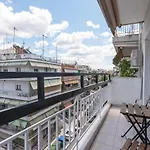 Cozy Apartment Next To City Center