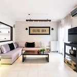 F & B Collection - Apartment For 4