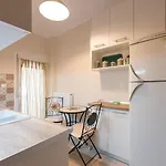 Apricot By Halu! Cozy Apt Next To Agia Sophia Metro Station