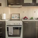 Poseidon\'S Apartment On White Tower Midas Home