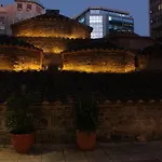 Dreamy Central Corner