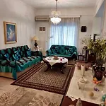 Marys House , Lovely 2-Bedroom Apartment