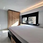 Gs Group Apartment D