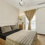 Central Luxury Apartment