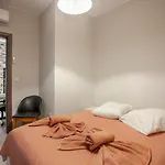 Be Queen-Your Urban Stay