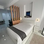 Modern 1-Bedroom Apartment In The City Center