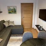 Luxury Furnished Apartment, Near The Center Gallery 55