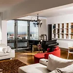Niblue Seaview Apartment