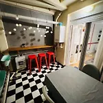 Redstripes Apartment