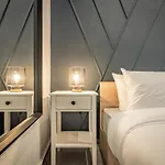 Apollo\'S Apartment On Radio City Midas Home