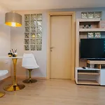 New Cozy By The Sea Apartment