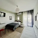 Konstantina\'S Studio Skg