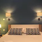Stylish Modern Apartment, Nilie Hospitality Mgmt