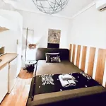 Has Rooms