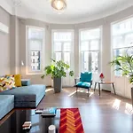 Fandango By Halu!, Gorgeous Neoclassical Apartment Next To Metro Station