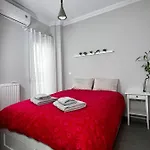 Agia Sofia Noir Apartment