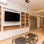 Valaoritou Luxury Suite