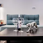 Diamond Suites 32