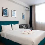 City Plaza Apartments & Rooms