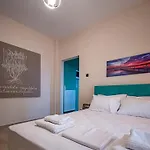 One Salonica Deluxe Apartment 3