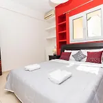Delmare Kram Vee Apartment